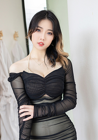 Most gorgeous profiles: Yu Lin from Kunming, dating Thai member